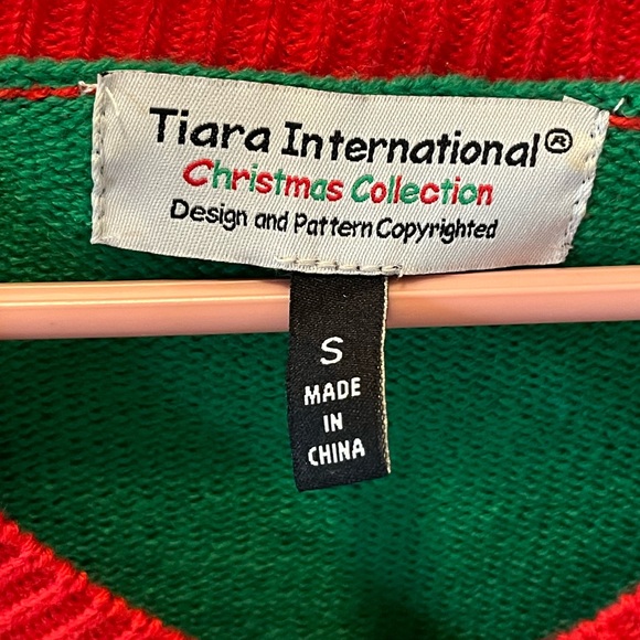 Adorable Cat Christmas sweater with balls and tinsel.  Size Small - Picture 3 of 4